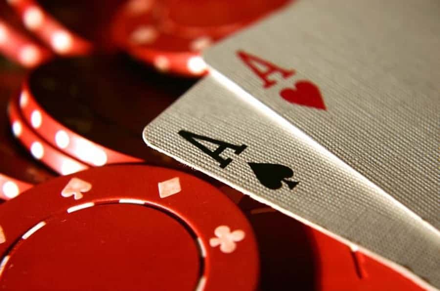 Poker online là một tựa game ấn tượng và chuyên nghiệp - Hình 1