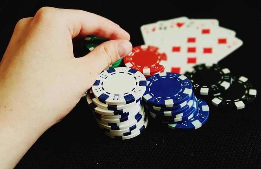 Nhận định đúng về cách đánh Poker online là gì? - Hình 1