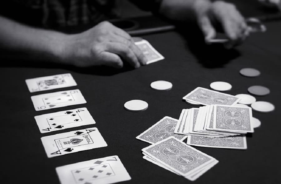 Poker - Bí quyết chơi Poker kiếm tiền cực dễ