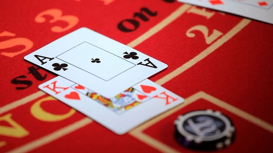 Những cách chơi bài Blackjack giúp bạn đánh bại nhà cái dễ dàng