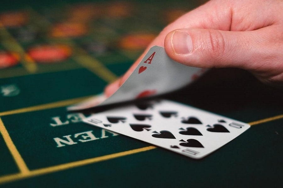 Phải làm gì để chơi bài Blackjack hiệu quả và dễ chiến thắng hơn?